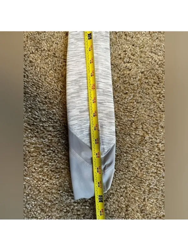 Lululemon Gray Wunder Under Crop II Leggings Size 6 - Image 9
