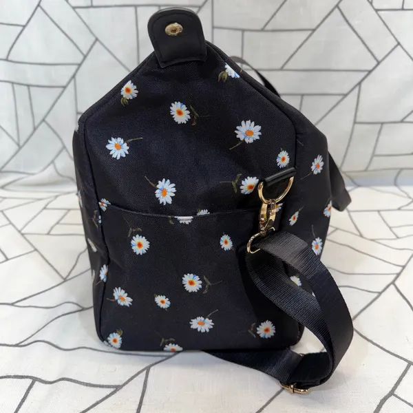 Alice + Olivia Duffel Bag Medium Black Daisy Floral Crossbody Travel Weekend‎ - Image 3