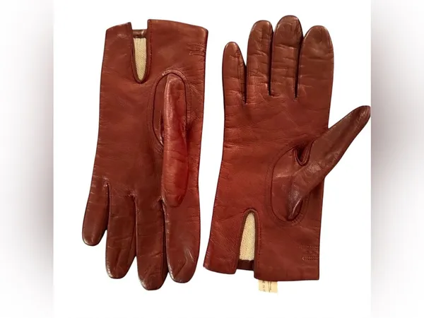 Etienne Aigner 7.5 Italian Made Leather Gloves Reddish Brown - Image 2