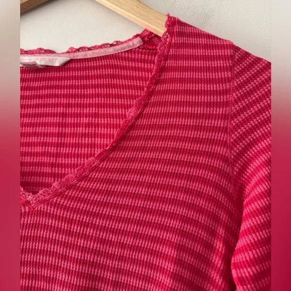 Victoria’s‎ Secret Rare Y2K Pink Stripe Waffle Knit V Neck Long Sleeve Top Lace - Image 4