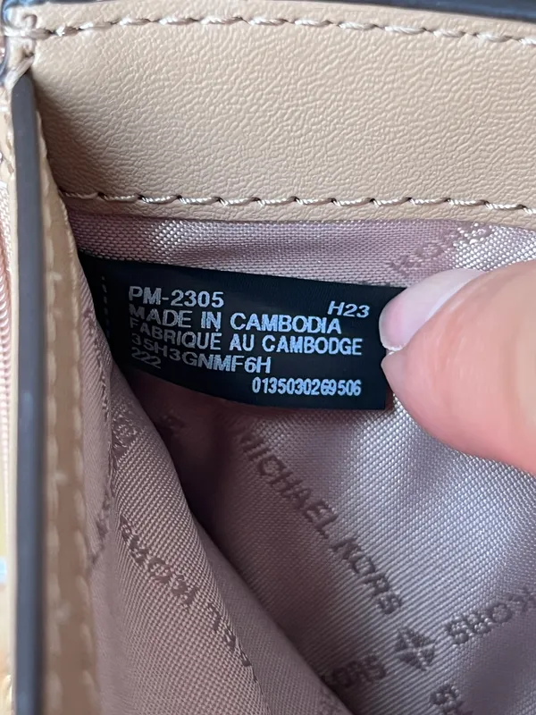 Michael Kors Wallet - Image 7