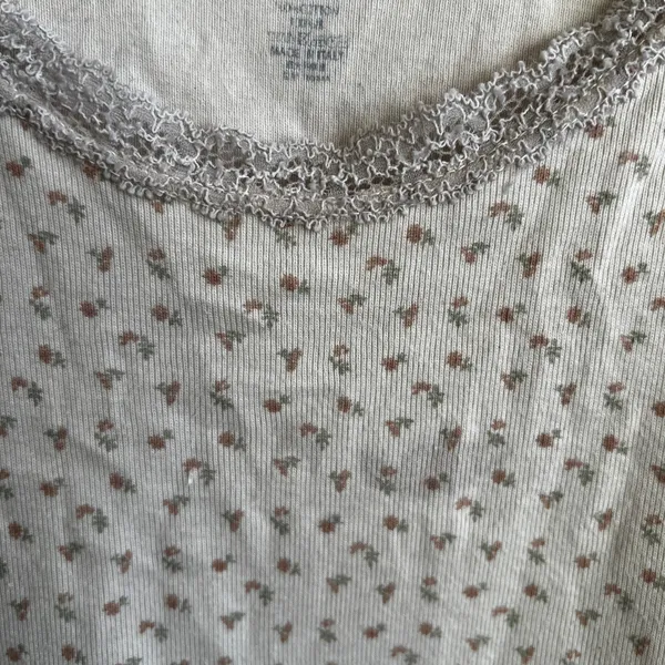 Brandy Melville Ivory Floral Cami Tank Top Bow‎ Accent Lace Trim Cotton - Image 3