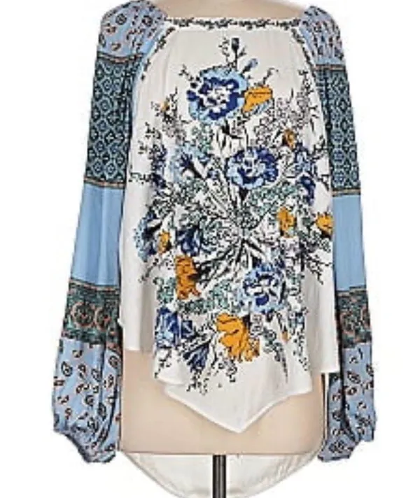 Free People Floral Print Women's Top - Blue and White Medium - Image 3