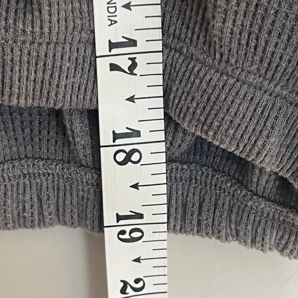 Hollister Gray Waffle Knit Cropped Boyfriend‎ T-Shirt Long Sleeve Ringer Neck S - Image 7