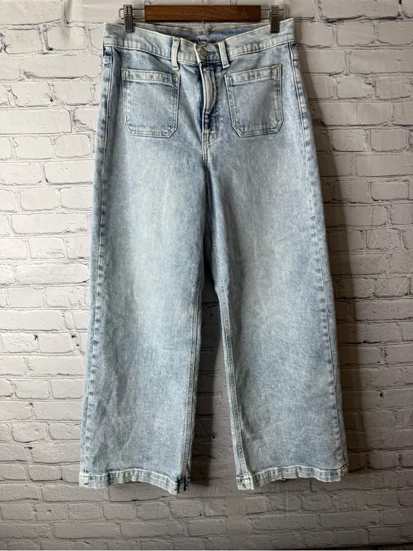 Gap jeans size 29 8L Light Wash Wide Leg Women’s Jeans - Image 2