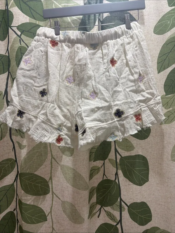 Mystree Cream Embroidered Ruffle Hem Shorts - Image 3