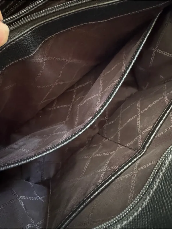 Michael Michael Kors Voyager Medium Crossgrain Leather Tote Bag Black - Image 14