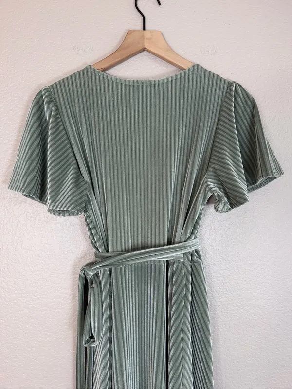 Baltic Born Andi Ribbed Velvet Wrap Maxi Dress size Medium Dusty Sage Green NEW - Image 12