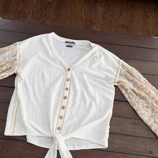 Miss Me Boho Waffle Knit Lace Bell Sleeve Tie Front Blouse Cream Size Large - Image 6