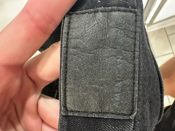 American Eagle black ripped jeans super hi-rise jegging - Image 4