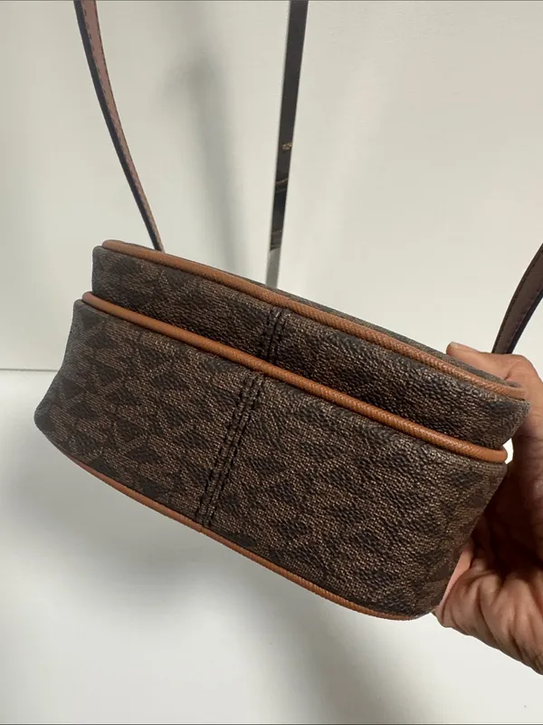 Michael Kors Jet Set Travel Signature Logo Crossbody Bag - Image 4