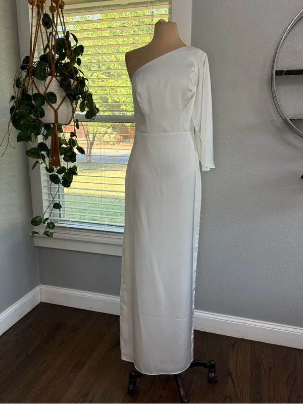 NWT Birdy Grey Christine One Sleeve Matte Satin White Gown Size Small - Image 4