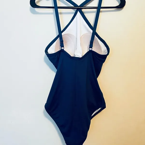 Moontide Bound X-Shape One Piece Swimsuit Women’s 8 - Image 3