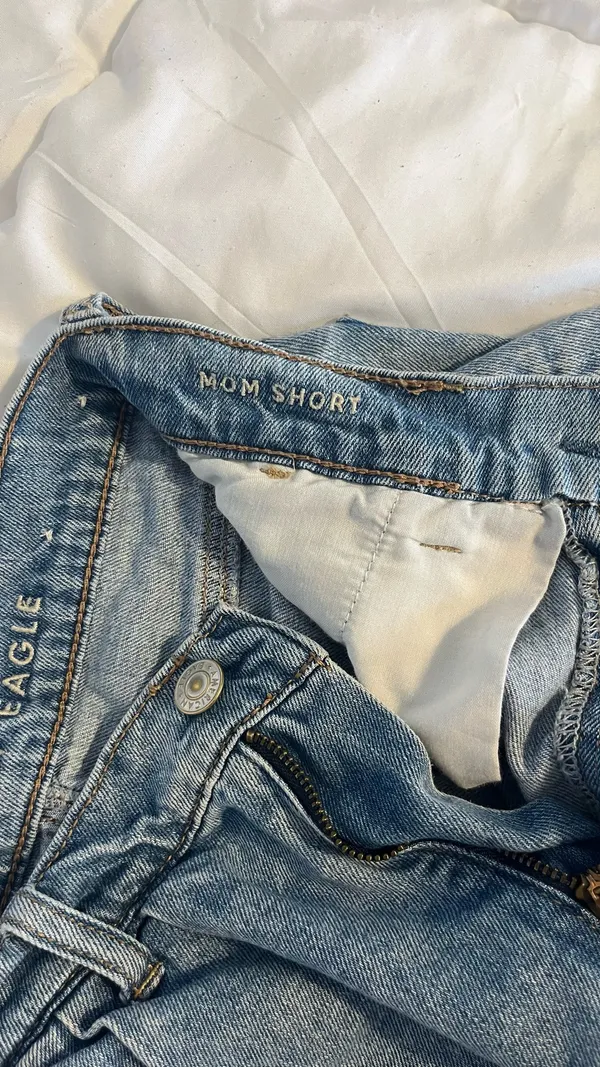 American Eagle Denim Mom Shorts - Image 3
