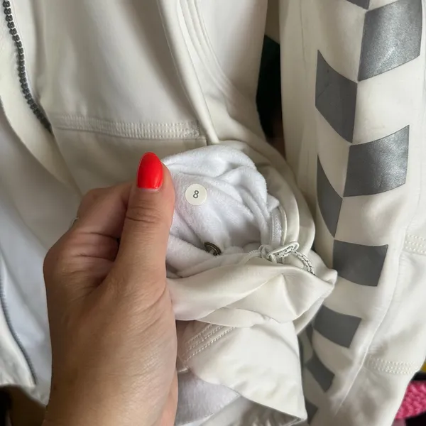 Lululemon Slim Fit Feelin' Frosty Softshell Running Jacket White Size 8 - Image 6