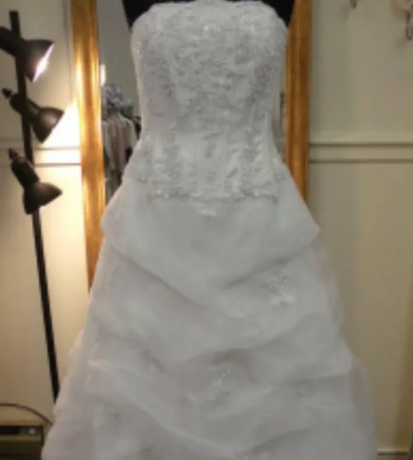 David's Bridal White Organza Wedding Dress - Image 5