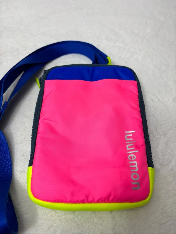 Lululemon Easy Access Crossbody Color Block Neon‎ Pink Highlight Bag - Image 2