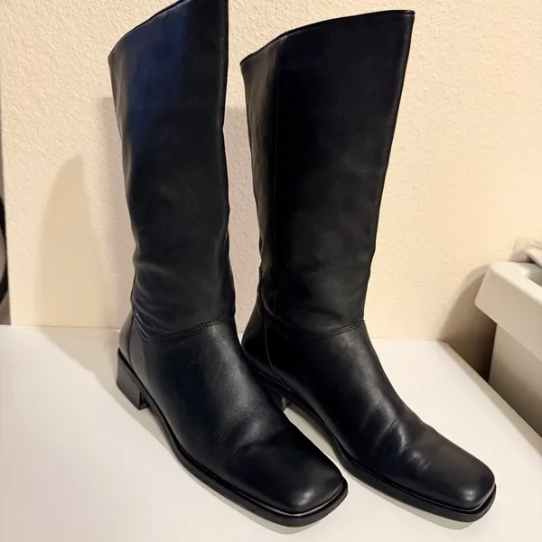 Naturalizer Vintage leather boots, pull on, black, square toe box and heel, sz 7 - Image 4