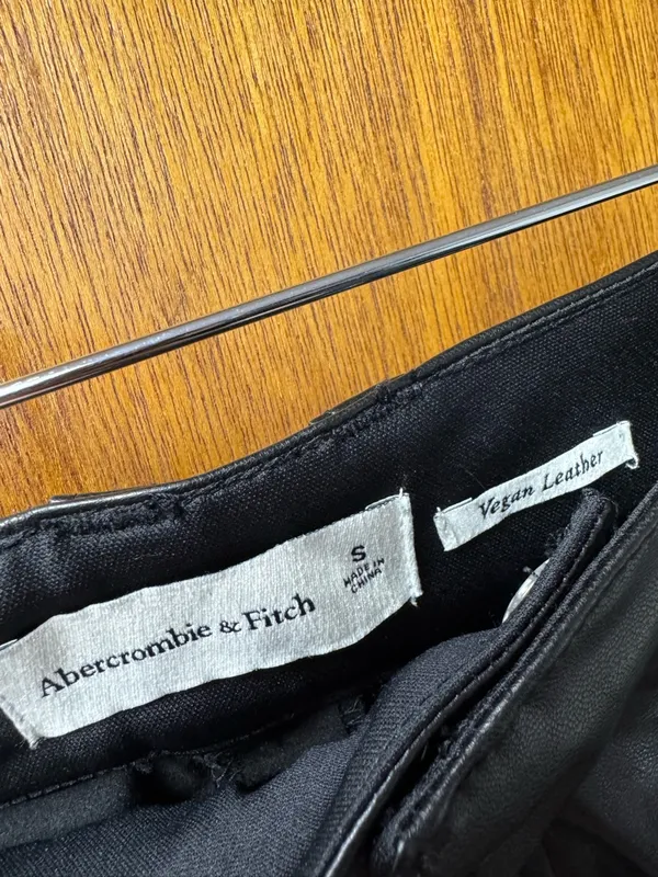 Abercrombie & Fitch Faux Vegan Leather High Rise Shorts Black Small NEW NWT - Image 7