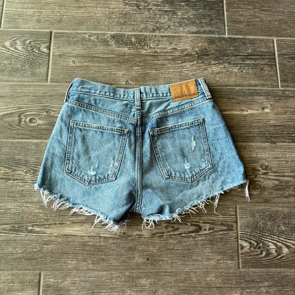 Aritzia Denim Forum Ex Boyfriend High Rise Denim Shorts - Image 3