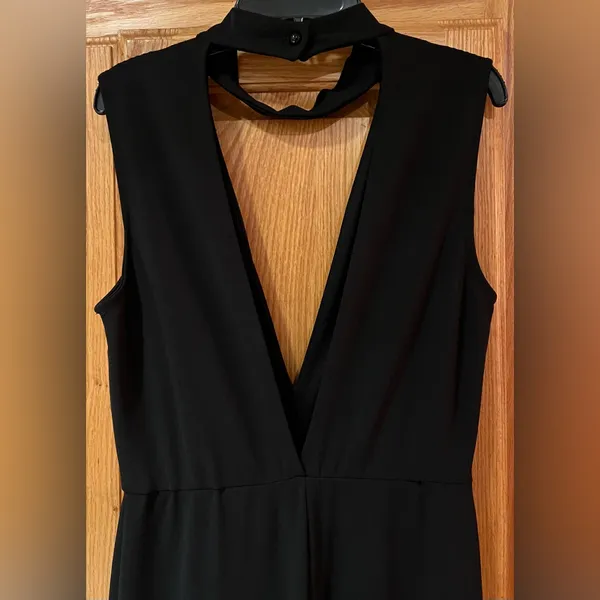 Windsor Black Deep V-Neck & Deep V-Back Cropped Wide Leg‎ Jumpsuit Size Medium - Image 6