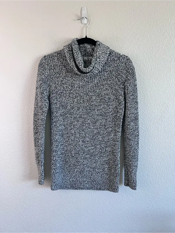 Abercrombie and Fitch Women's Long Sleeve Turtleneck Black Marled Sweater Jumper - Image 2
