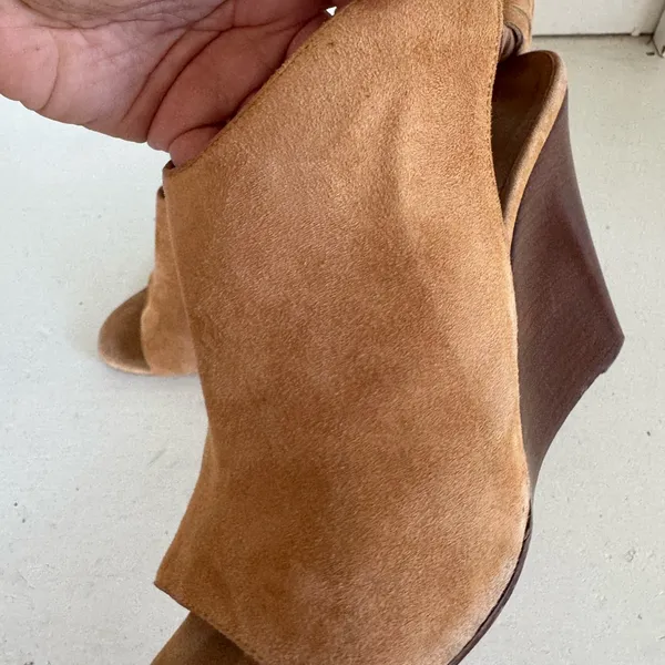 Chloé suede tan fringe tie wedges size 39 (their US‎ 8.5) - Image 6