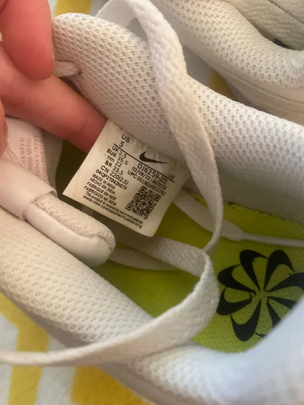 Nike Court Vision Low Women’s Sneakers - Image 2