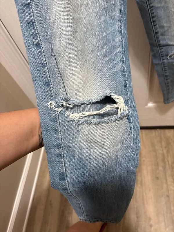 Abercrombie & Fitch Distressed Light Wash Skinny Jeans Size 4 W27 - Image 6