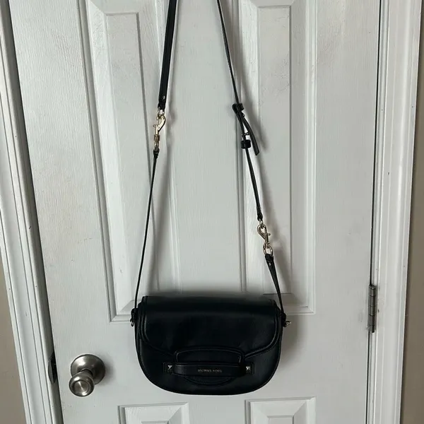 Michael Kors Cary Leather Saddle Crossbody bag Magnetic flap closure bag black h - Image 11
