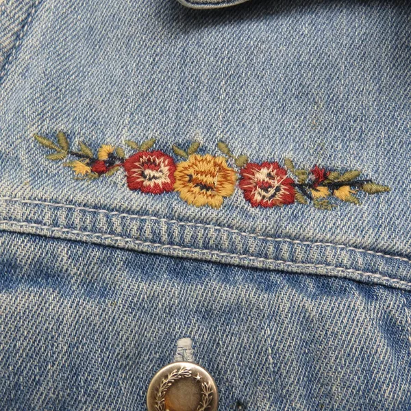 At Last & Co. 1990s Vintage Denim Floral Embroidered Vest Jean Vest Size Small - Image 4