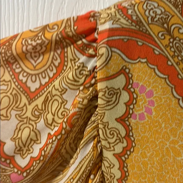 Vici M NWOT Yellow and Orange Paisley Button-Up Shirt - Image 9
