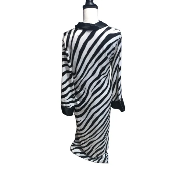 Vintage Victoria’s Secret Gold Label Black & White Zebra Print Satin Long Robe - Image 4