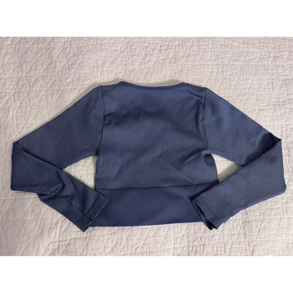 Offline‎ Aerie Cropped Shirt Size medium - Image 2