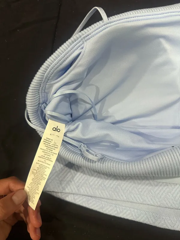 Alo yoga top Blue - Image 3