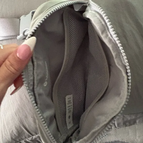 Lululemon Athletica Gray everywhere Belt Bag - Image 3
