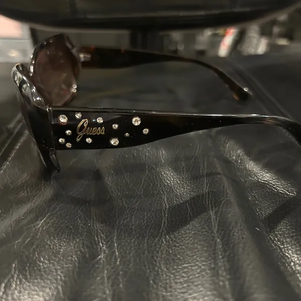 Guess Amber Sunglasses - Image 8