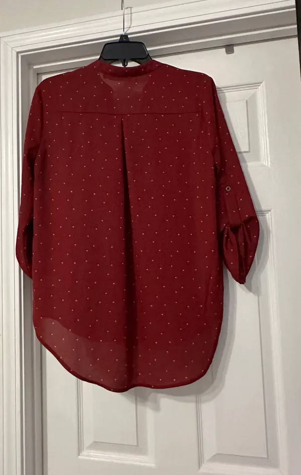 Lush Clothing Women Split Neck quarter sleeve blouse is a size Medium. - Image 2