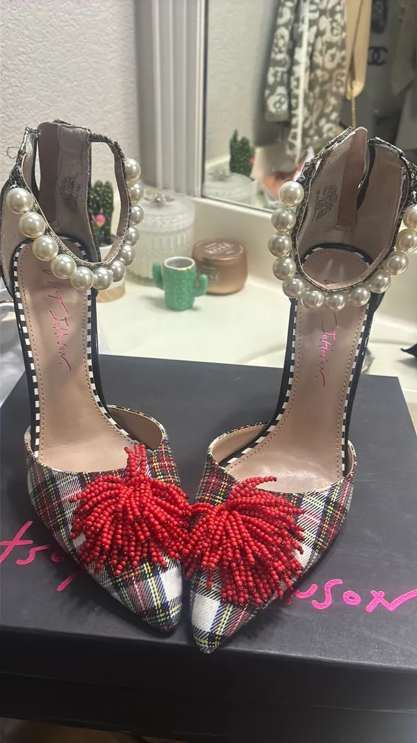 Betsey Johnson Walton red heel - Image 2