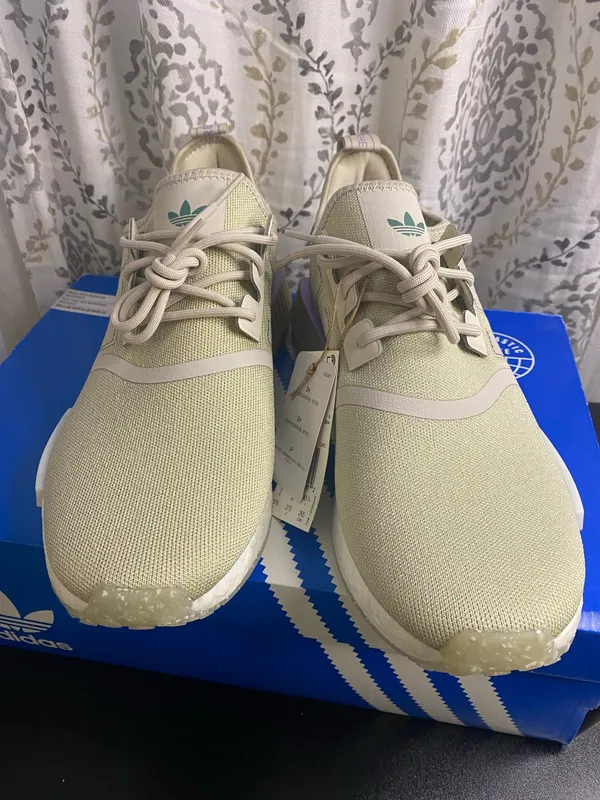 New Adidas Glitter Womens Shoes Size 10.5 - Image 2