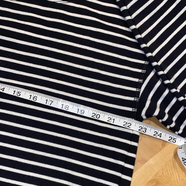 NWT!!American Eagle Outfitters Black & White Off-the-Shoulder Sweater Size Small - Image 4