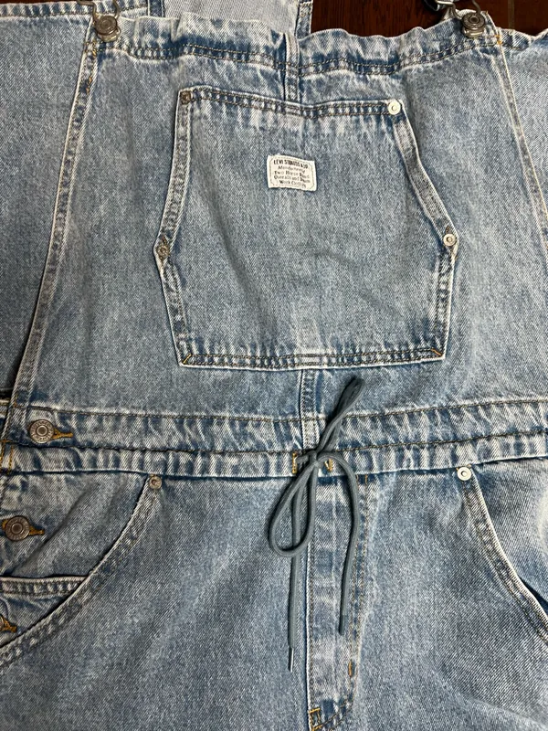 Levi’s Apron Front Tie Wide Leg Light Wash Denim Overalls Women’s Large - Image 3