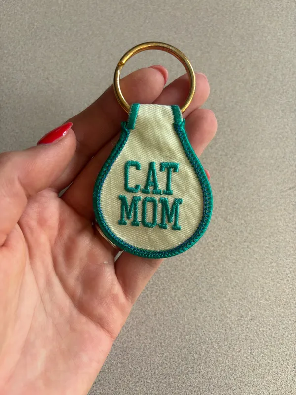 Cat Mom Keychain Green - Image 2