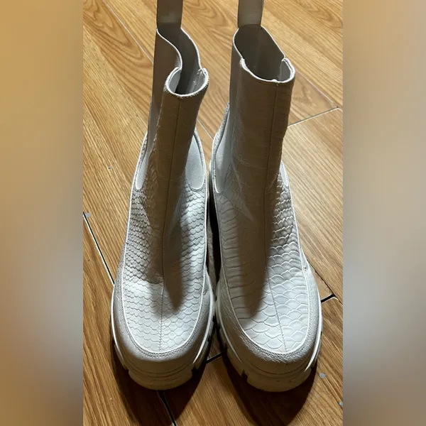 White Pierre dumas chunky heel combat style boots ladies 8 - Image 3
