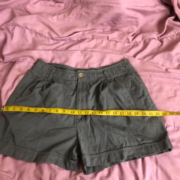 Vintage Arizona Hiking Fisherman Granola Cargo Green high Waisted Pleated Cuff Mom Shorts Khaki Utility Y2K 2000s 90s #streetwear #cottagecore #forest #boho #hipster country western hippie Measurement in pics - Image 7