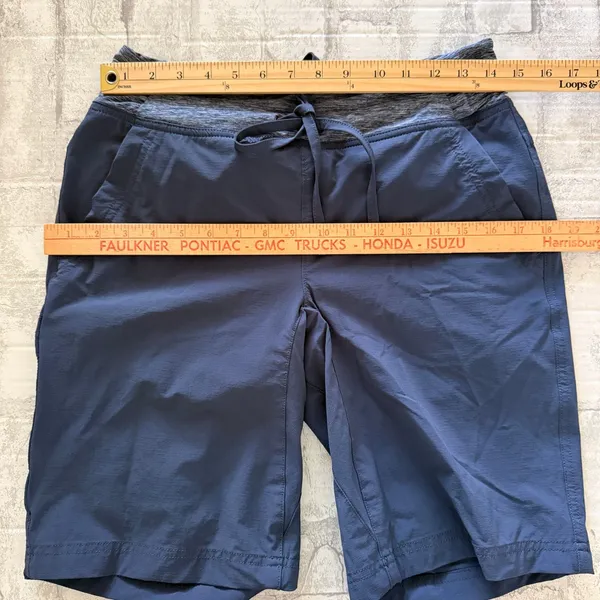 Duluth Trading Co Armachillo Cooling 10 Inch Inseam Stretch Cargo Shorts Sz 4 - Image 5
