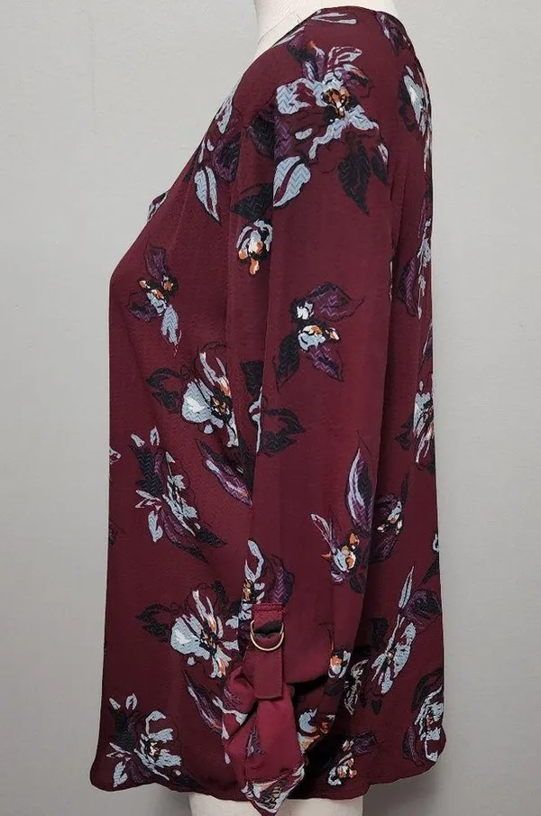 Maurices maroon floral vneck strappy back blouse size medium - Image 5