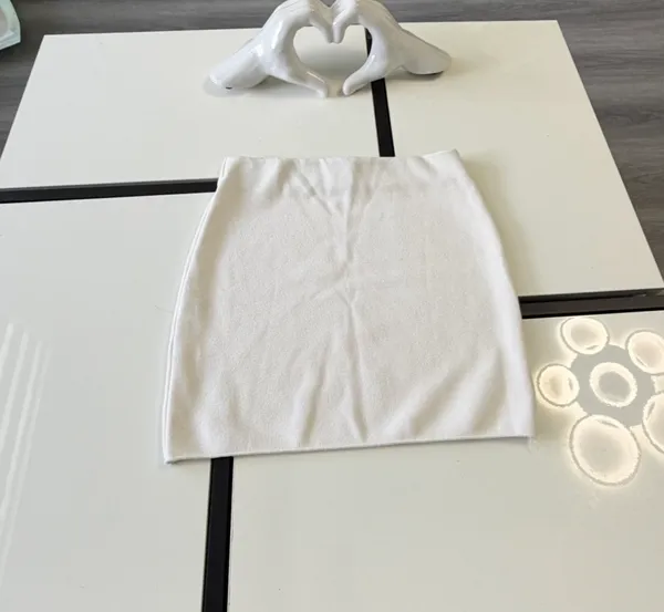 ZARA White Textured Knit High-Waisted Mini Skirt - Size S - Image 3