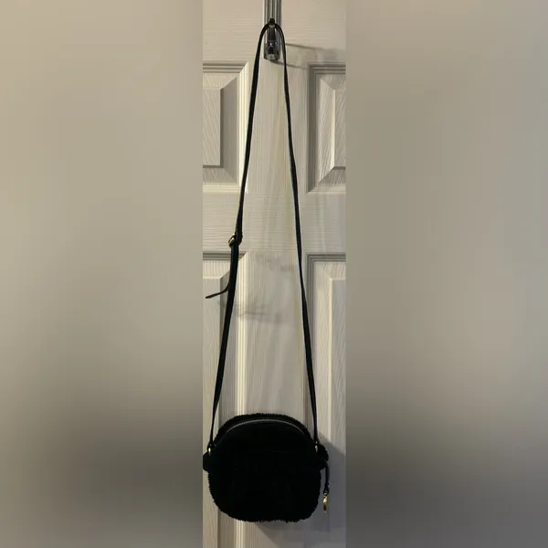UGG Baily Bow mini Crossbody Bag Black - Image 3