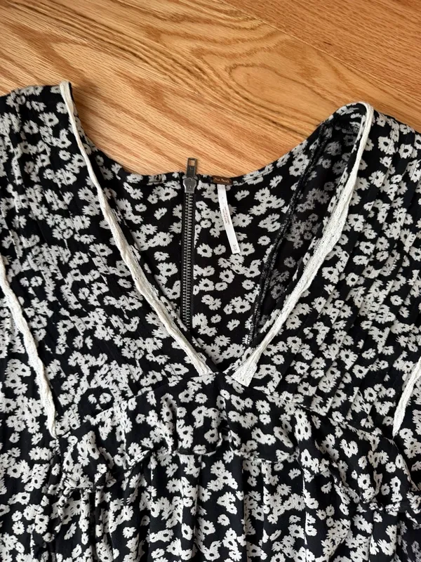 Free People Like You Best Black Floral Bell Sleeve Mini Dress Tunic M - Image 4